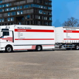 Lastwagen und Zentralachsanhänger
